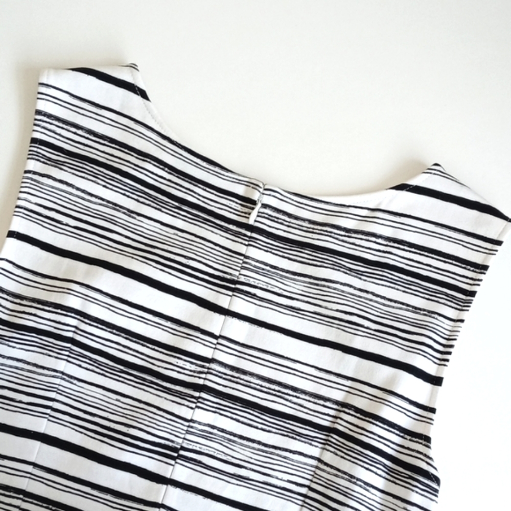*** Relisted**** Ann Taylor Rayon/ Nylon Blend Stripe Lace Trim Dress 2 - Picture 4 of 12